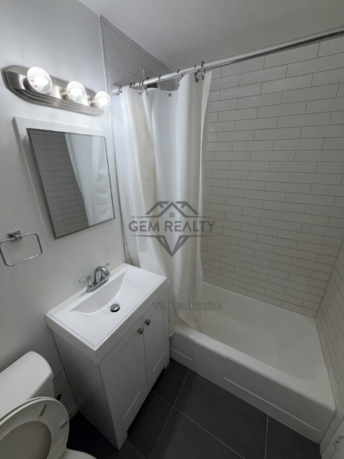 Charming Studio in River Place West – Arlington, VA property image