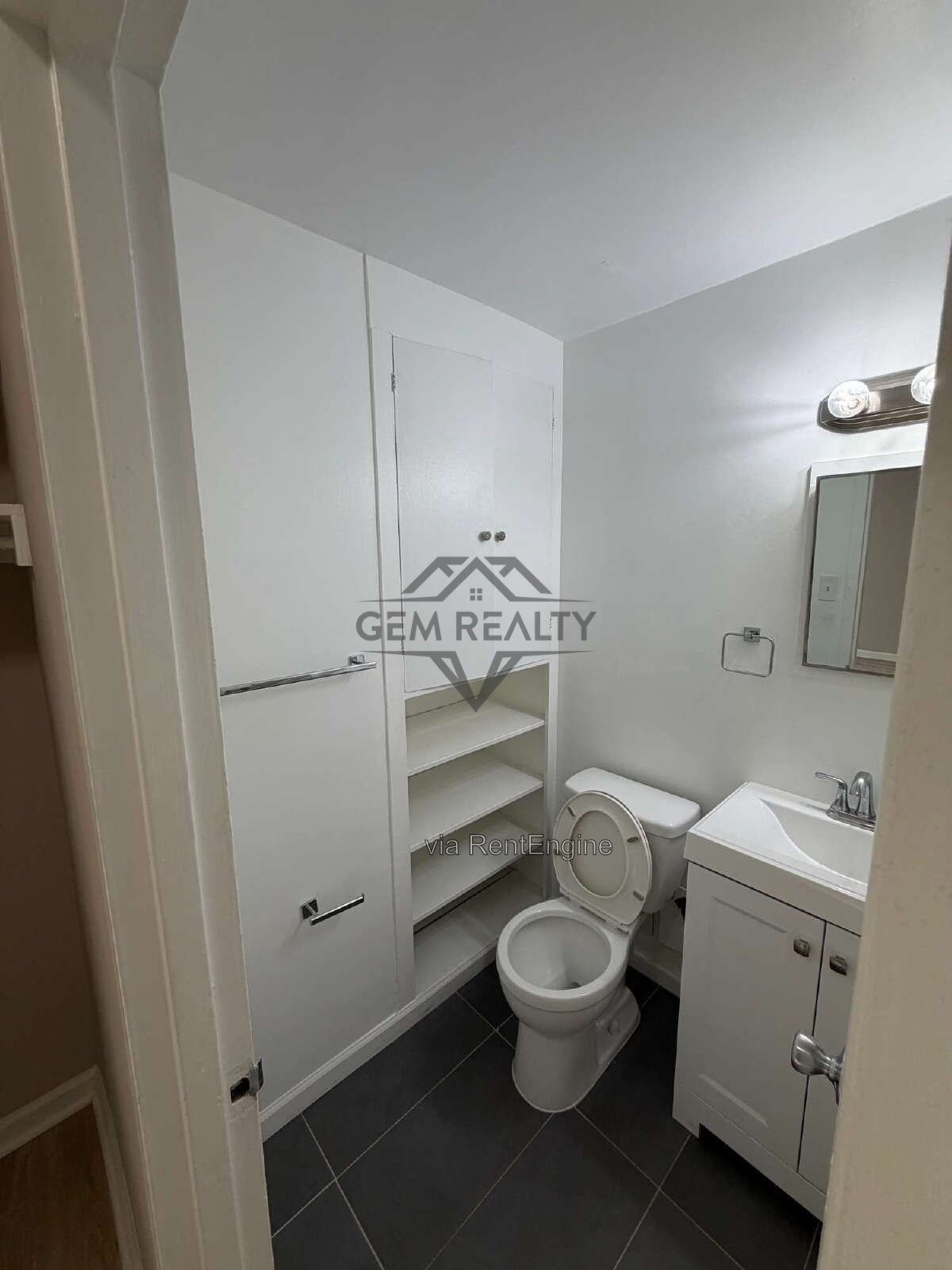 Charming Studio in River Place West – Arlington, VA property image