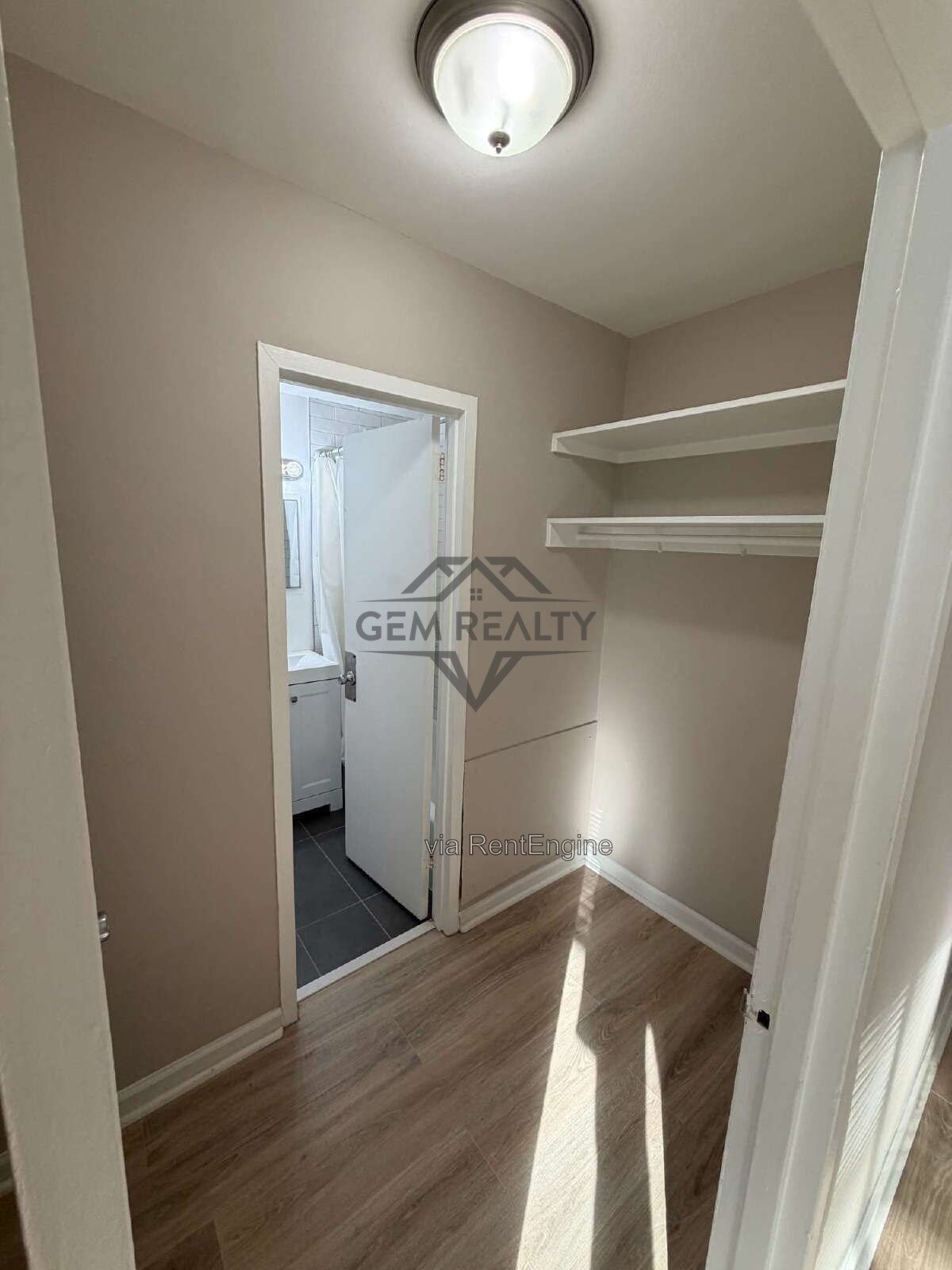 Charming Studio in River Place West – Arlington, VA property image