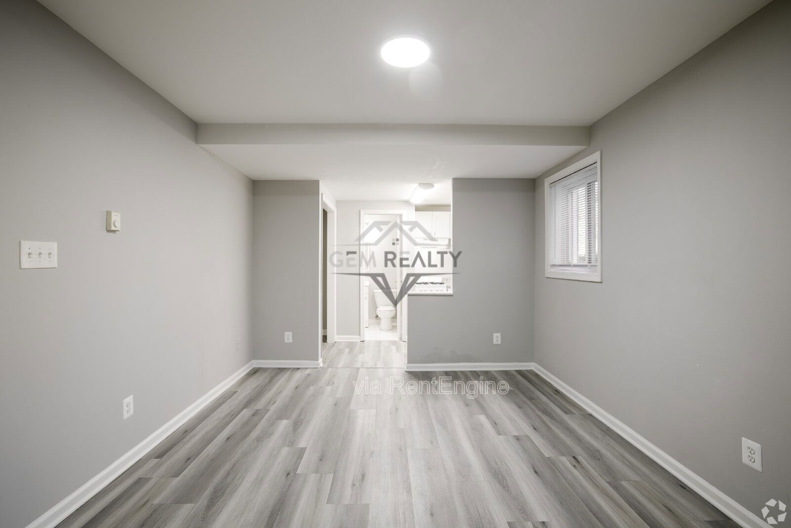 Studio Apartment in Convenient Woodbridge Location – Friendship Place Apartments property image