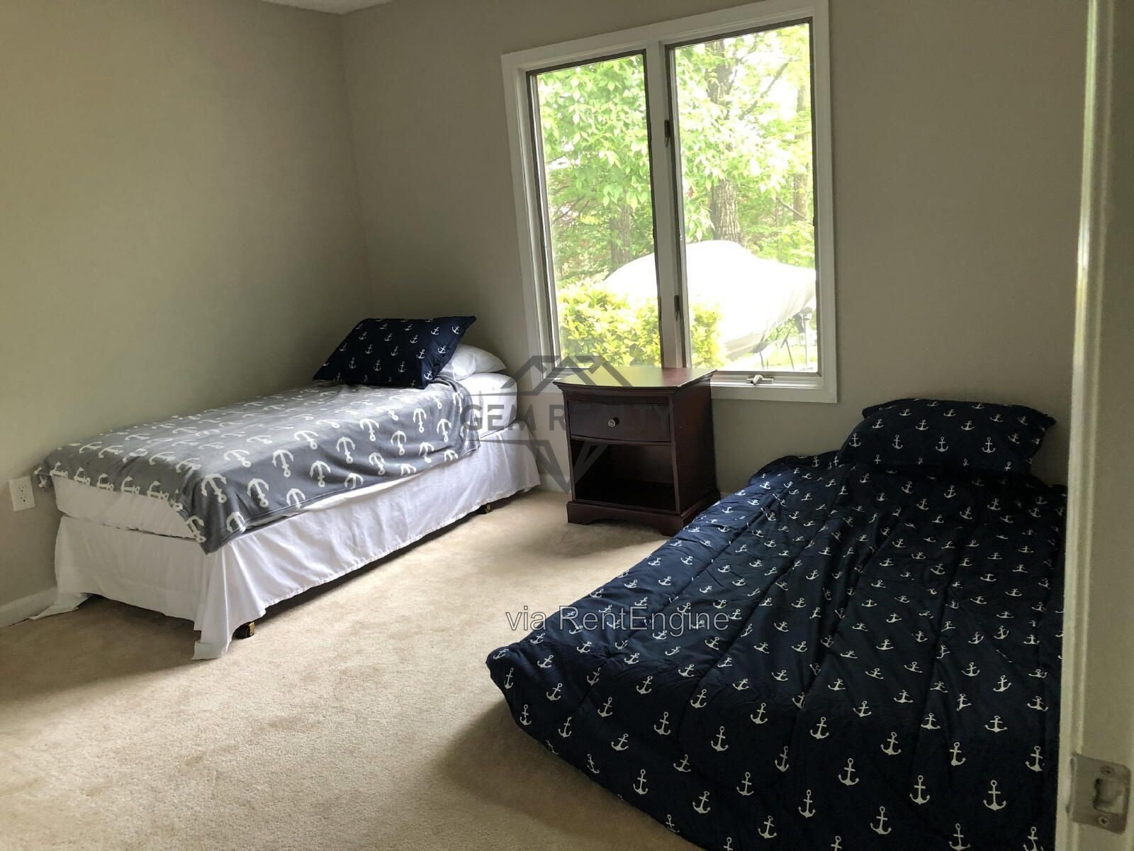 Spacious 3-Bedroom Home with 3 Full Baths – 206 Fairway Circle property image