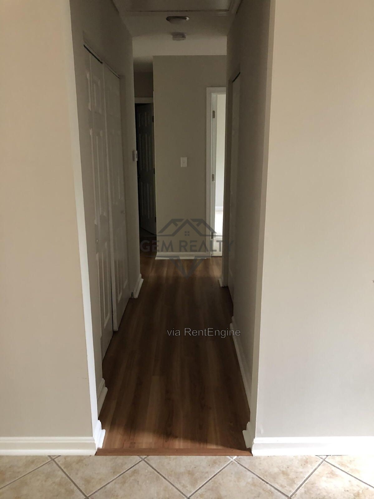 Spacious 3-Bedroom Home with 3 Full Baths – 206 Fairway Circle property image
