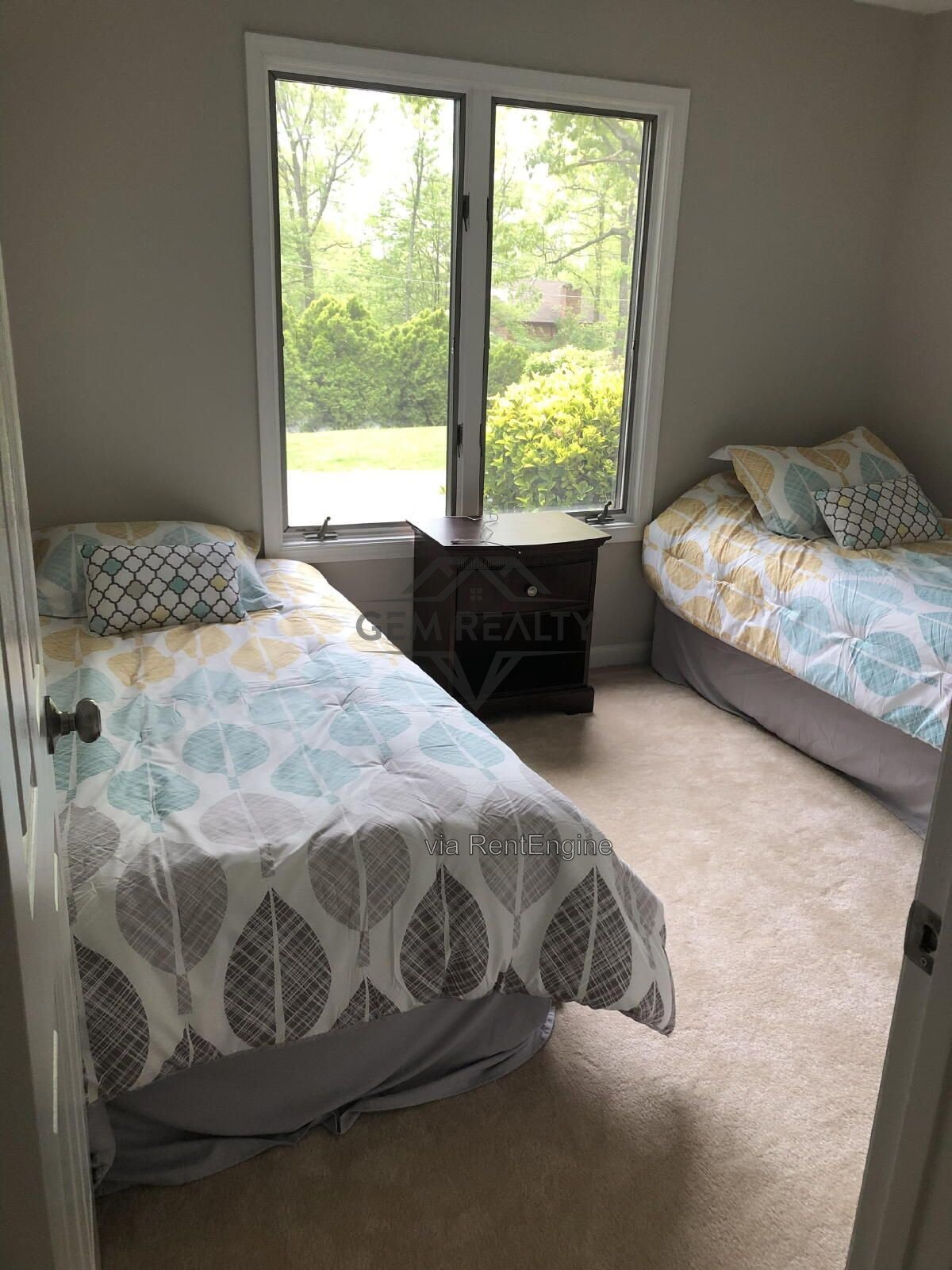 Spacious 3-Bedroom Home with 3 Full Baths – 206 Fairway Circle property image
