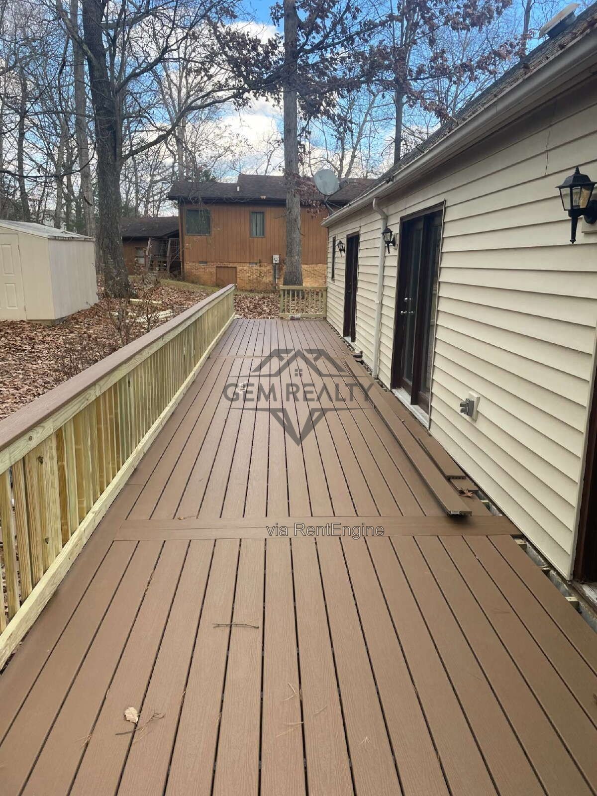 Spacious 3-Bedroom Home with 3 Full Baths – 206 Fairway Circle property image