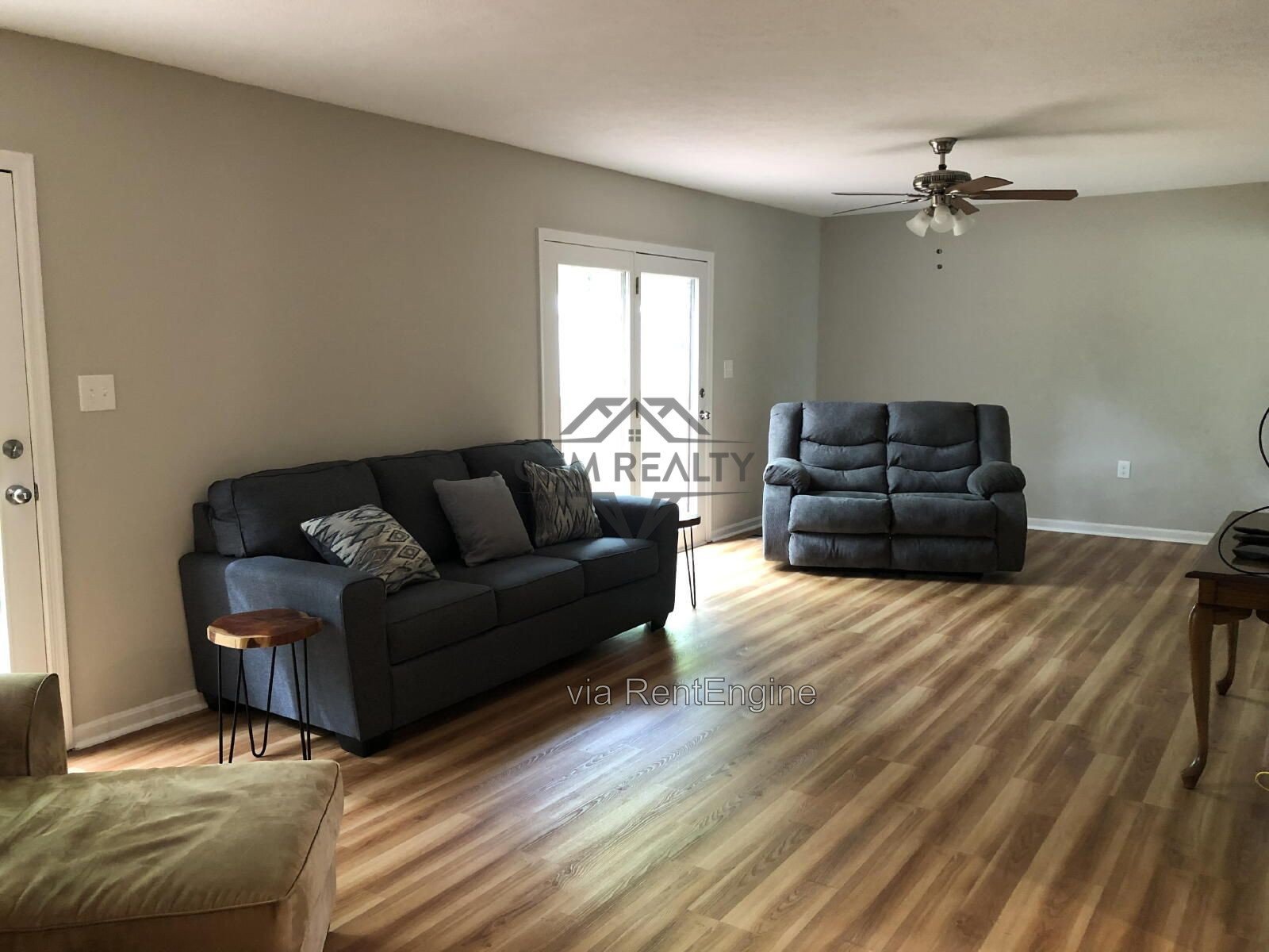Spacious 3-Bedroom Home with 3 Full Baths – 206 Fairway Circle property image