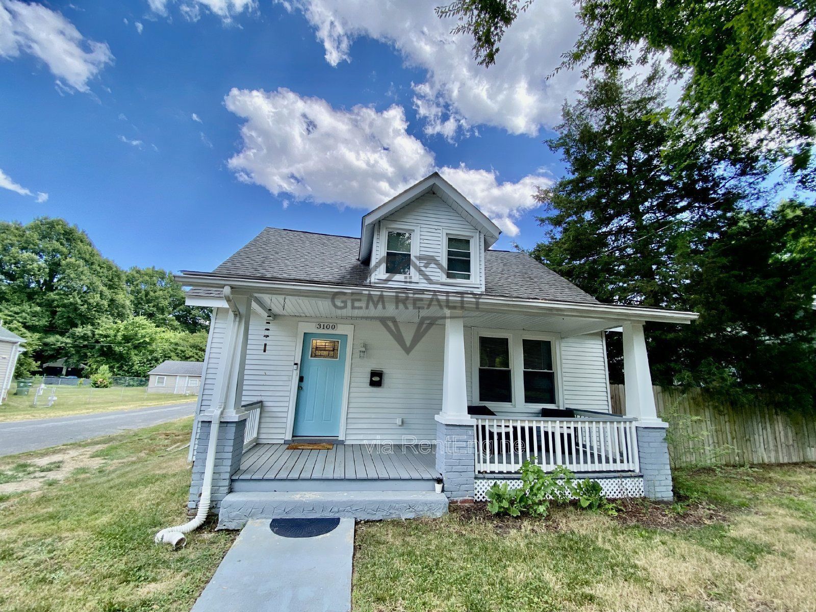 Charming Fully Furnished Cottage in the City – 3100 Stockton St property image