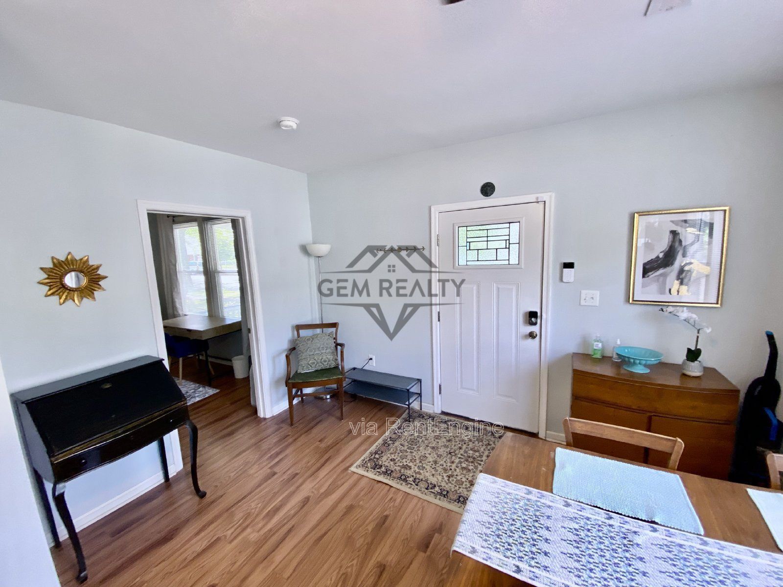 Charming Fully Furnished Cottage in the City – 3100 Stockton St property image
