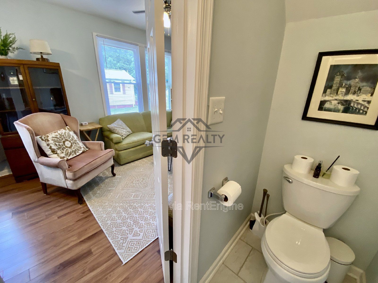 Charming Fully Furnished Cottage in the City – 3100 Stockton St property image