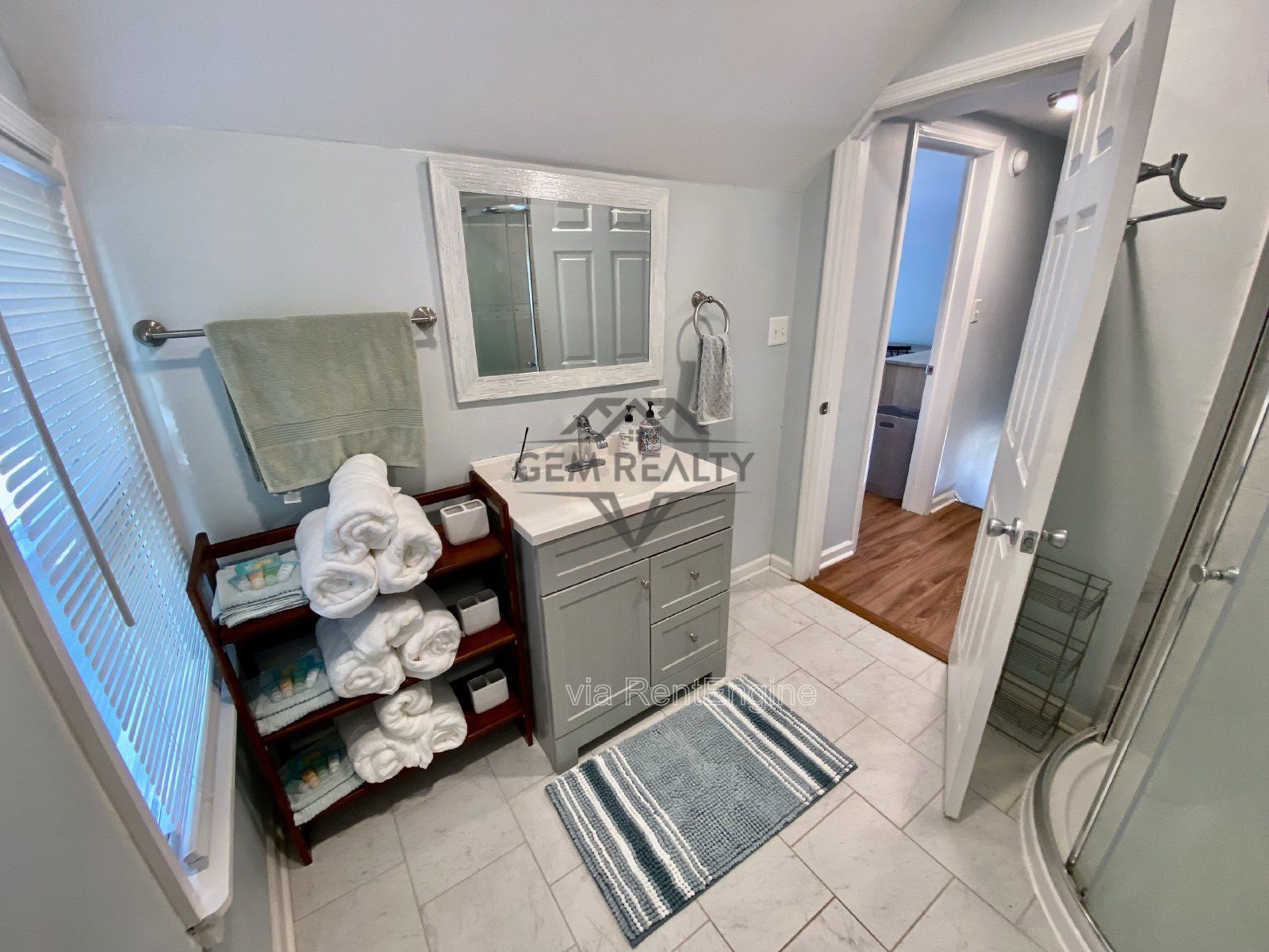 Charming Fully Furnished Cottage in the City – 3100 Stockton St property image