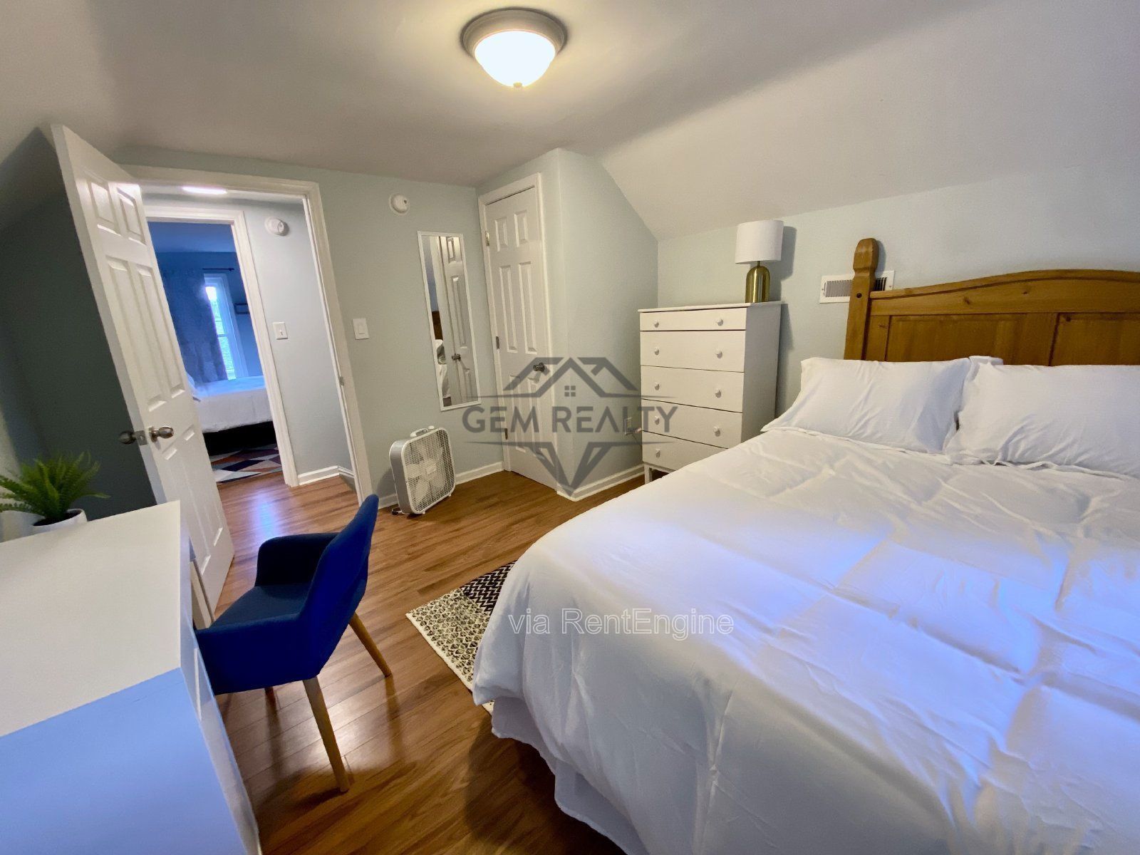 Charming Fully Furnished Cottage in the City – 3100 Stockton St property image