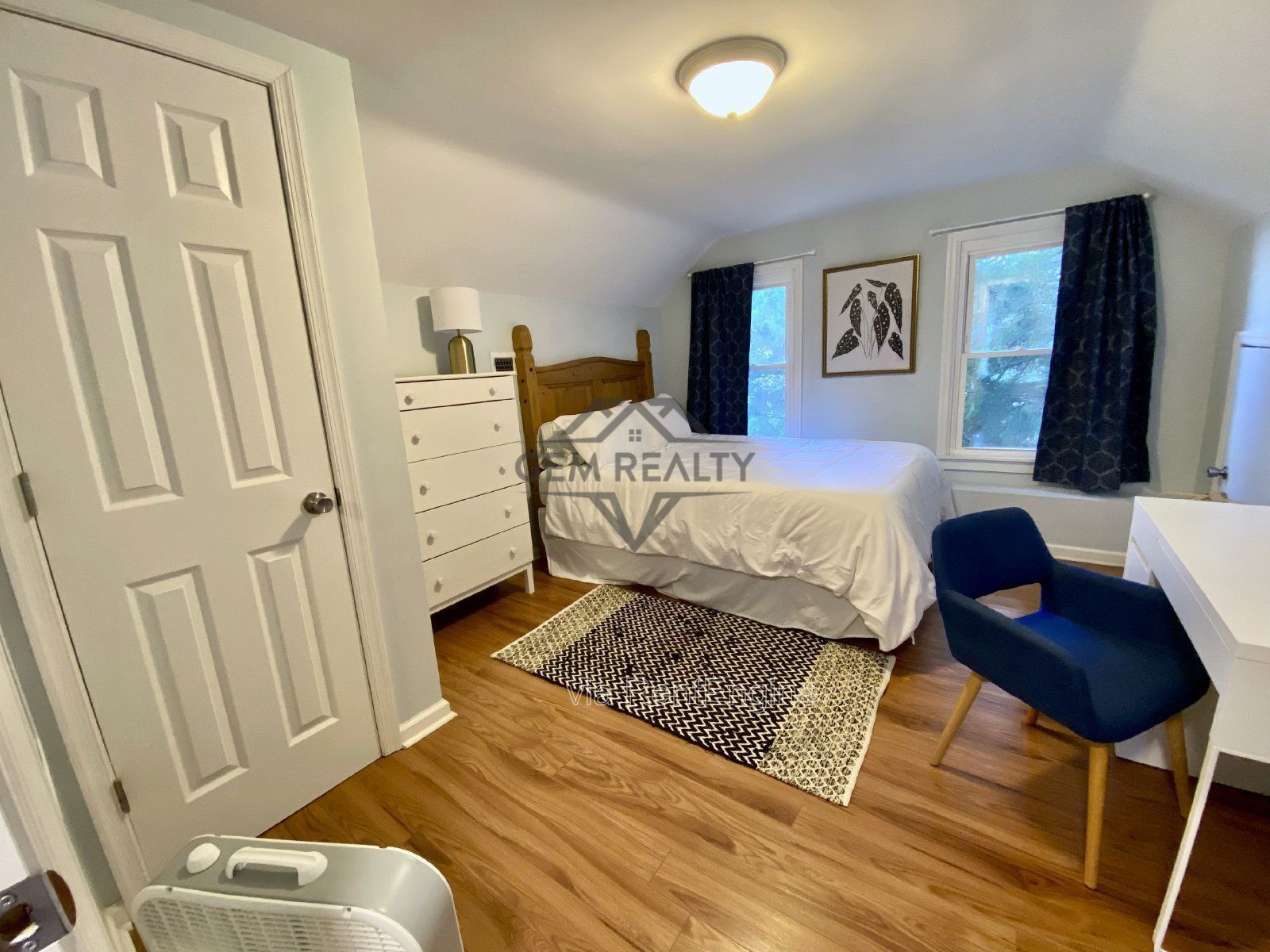 Charming Fully Furnished Cottage in the City – 3100 Stockton St property image