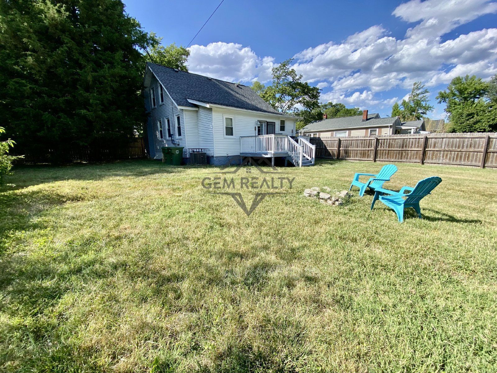 Charming Fully Furnished Cottage in the City – 3100 Stockton St property image