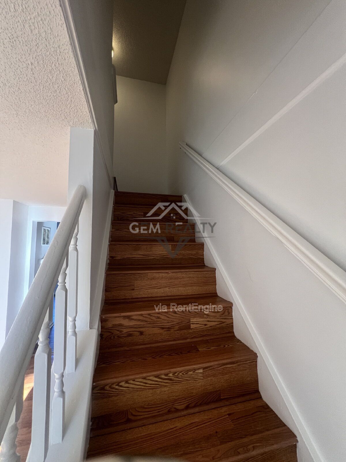 Charming 3-Level Townhome in Prime North Stafford Location property image