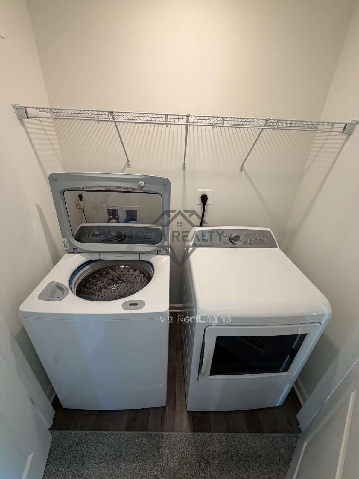 **MOVE-IN SPECIAL** $500 off the first months rent

Beautiful townhouse at Aspire at Wilderness Shores property image