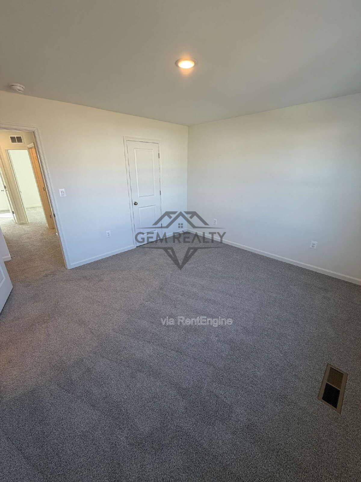 **MOVE-IN SPECIAL** $500 off the first months rent

Beautiful townhouse at Aspire at Wilderness Shores property image