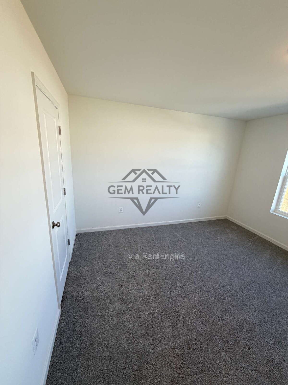 **MOVE-IN SPECIAL** $500 off the first months rent

Beautiful townhouse at Aspire at Wilderness Shores property image