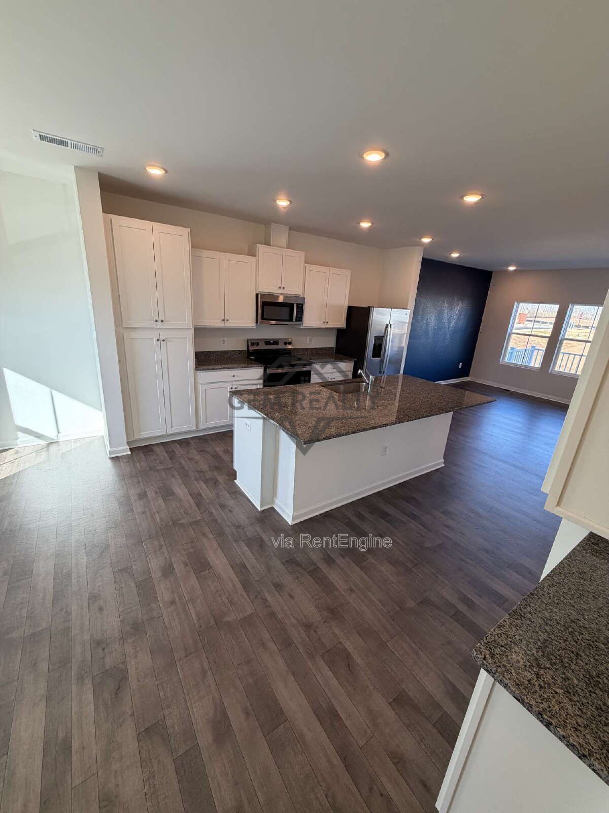 **MOVE-IN SPECIAL** $500 off the first months rent

Beautiful townhouse at Aspire at Wilderness Shores property image