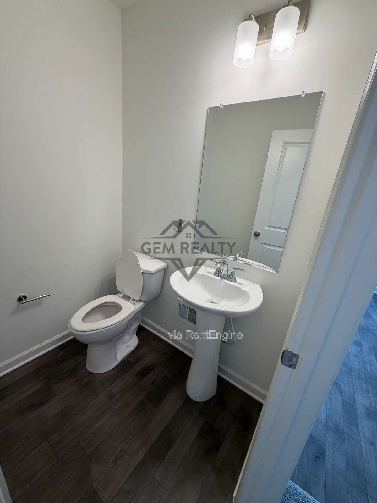 **MOVE-IN SPECIAL** $500 off the first months rent

Beautiful townhouse at Aspire at Wilderness Shores property image