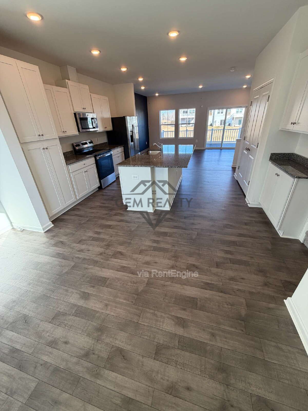 **MOVE-IN SPECIAL** $500 off the first months rent

Beautiful townhouse at Aspire at Wilderness Shores property image