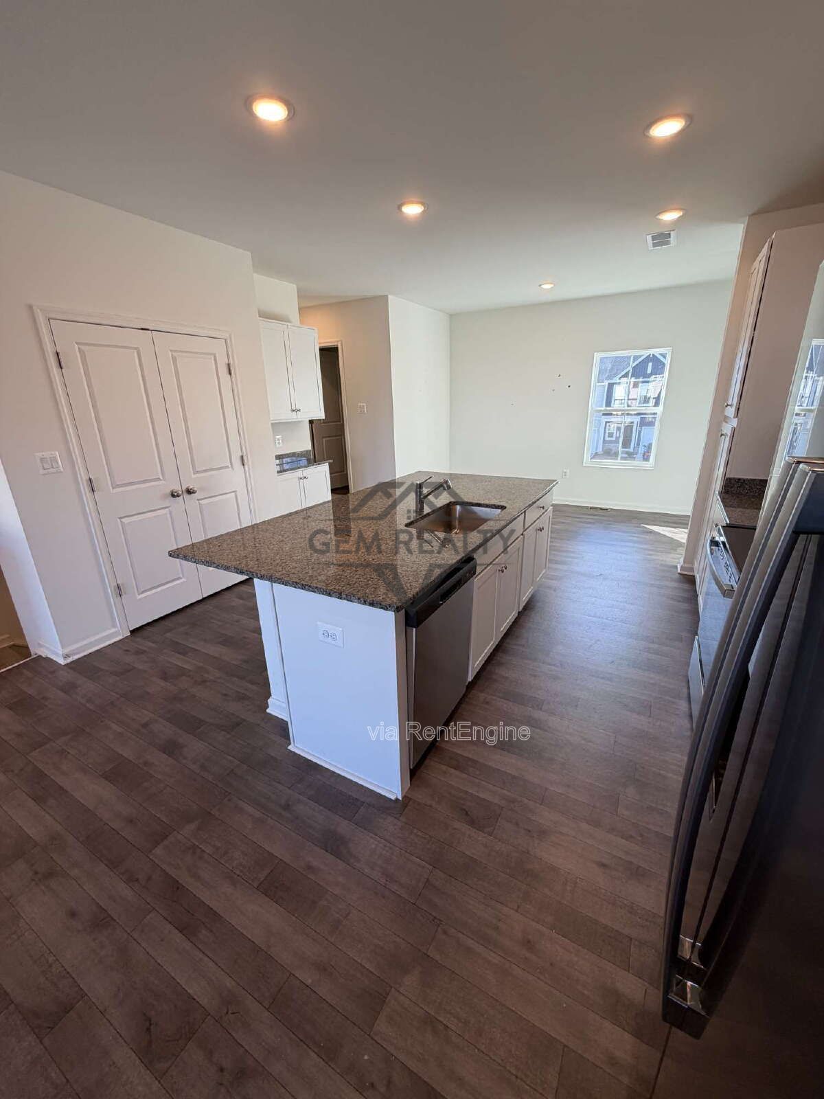 **MOVE-IN SPECIAL** $500 off the first months rent

Beautiful townhouse at Aspire at Wilderness Shores property image