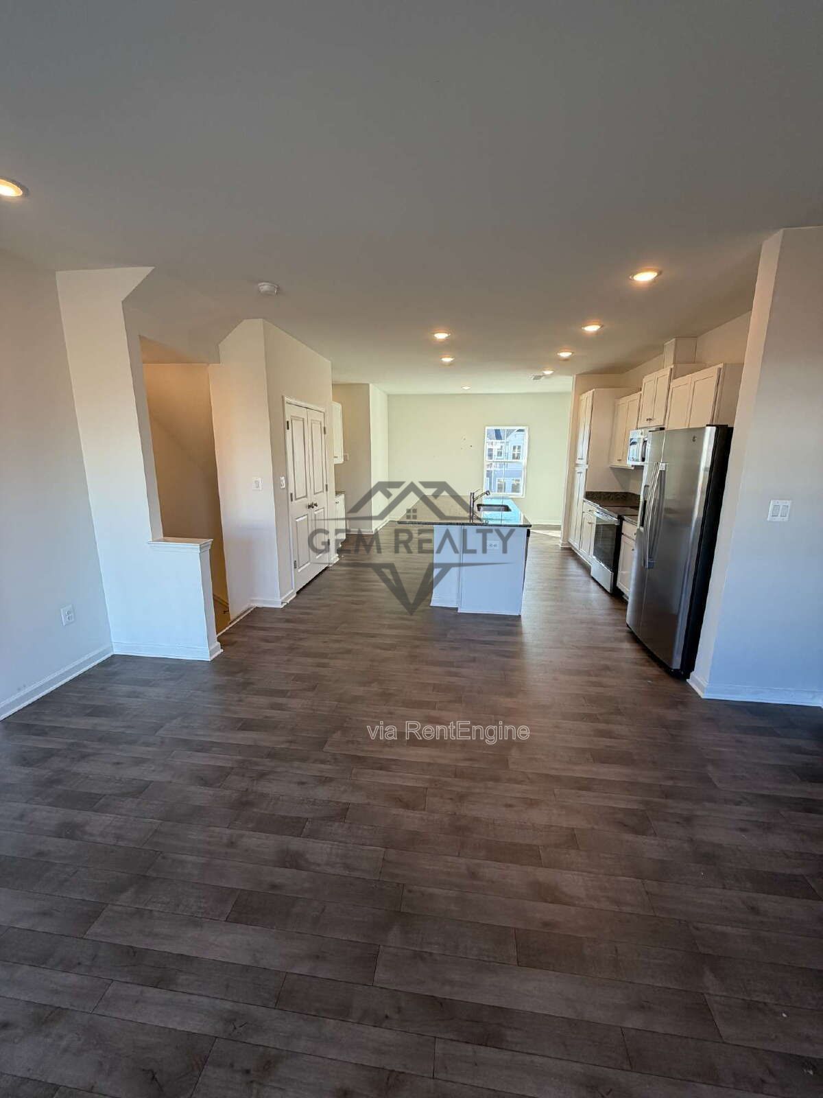 **MOVE-IN SPECIAL** $500 off the first months rent

Beautiful townhouse at Aspire at Wilderness Shores property image