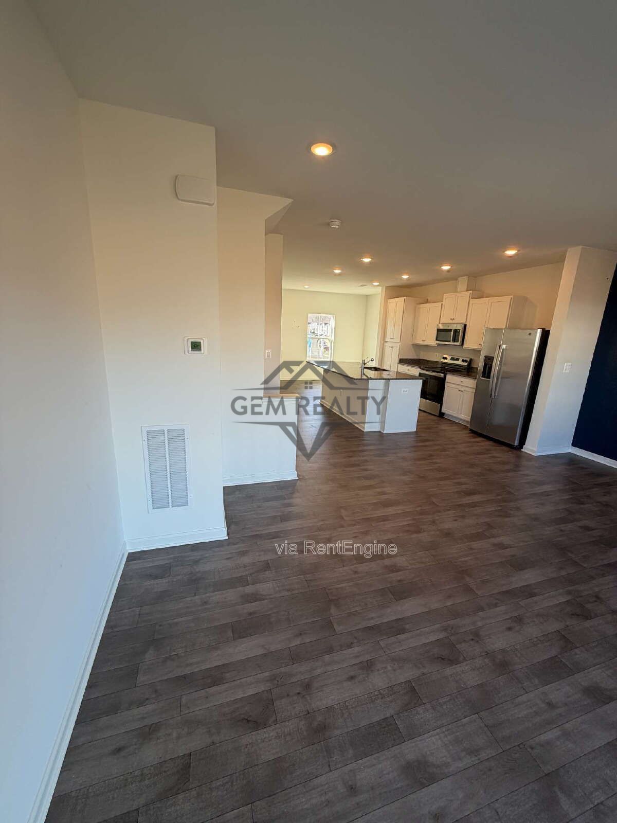 **MOVE-IN SPECIAL** $500 off the first months rent

Beautiful townhouse at Aspire at Wilderness Shores property image