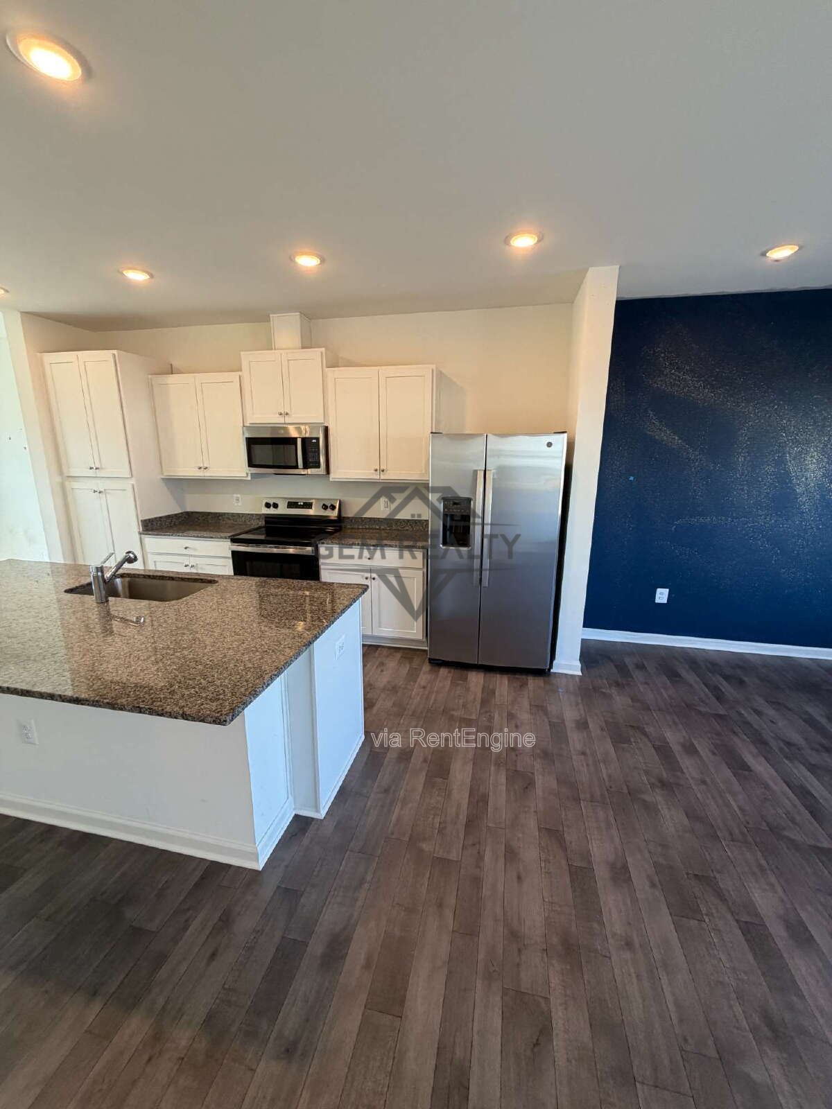 **MOVE-IN SPECIAL** $500 off the first months rent

Beautiful townhouse at Aspire at Wilderness Shores property image