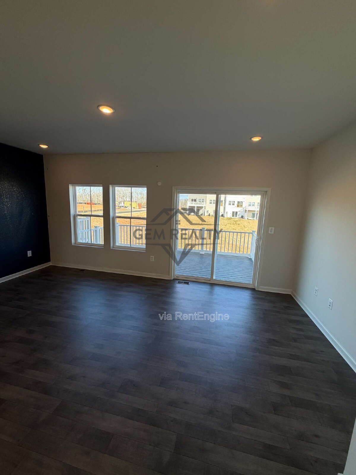 **MOVE-IN SPECIAL** $500 off the first months rent

Beautiful townhouse at Aspire at Wilderness Shores property image