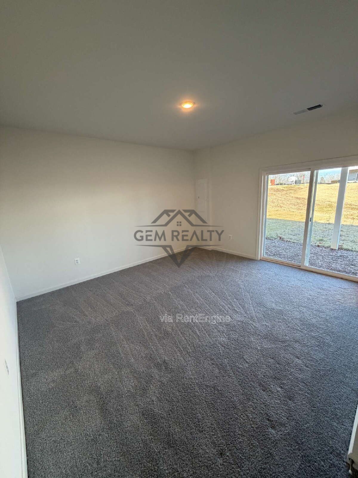 **MOVE-IN SPECIAL** $500 off the first months rent

Beautiful townhouse at Aspire at Wilderness Shores property image