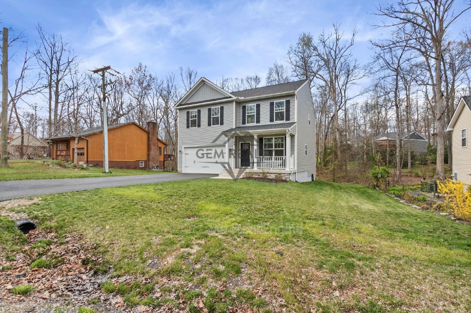 Beautiful LIKE-NEW 4 bed/2.5 bath Home in Lake of the Woods Community Close enough to walk to Private Beach and Pool Access property image