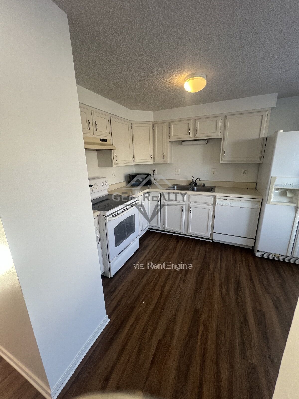 Charming 3-Level Townhome in Prime North Stafford Location property image