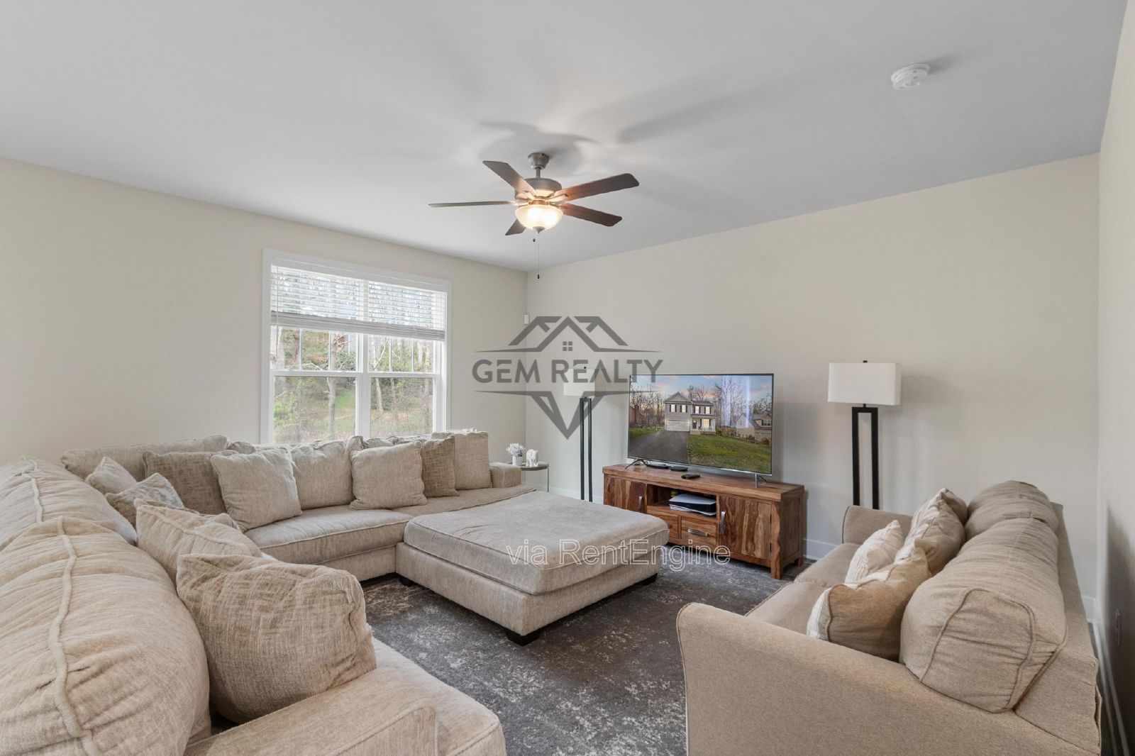 Beautiful LIKE-NEW 4 bed/2.5 bath Home in Lake of the Woods Community Close enough to walk to Private Beach and Pool Access property image