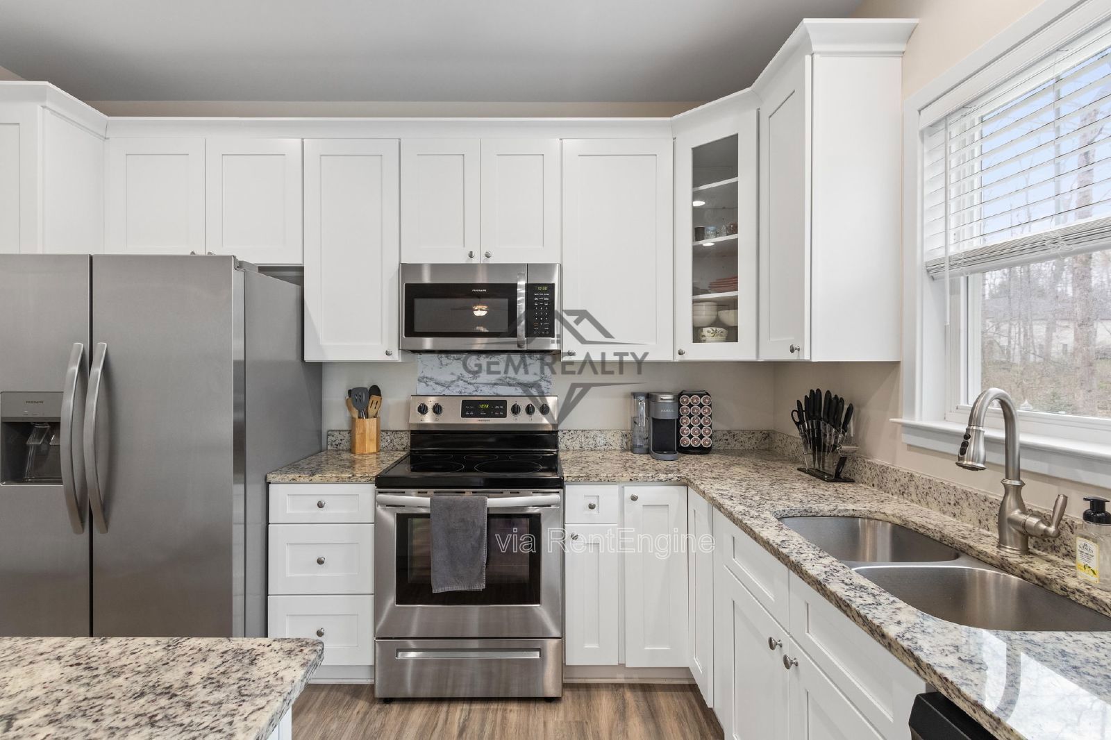 Beautiful LIKE-NEW 4 bed/2.5 bath Home in Lake of the Woods Community Close enough to walk to Private Beach and Pool Access property image