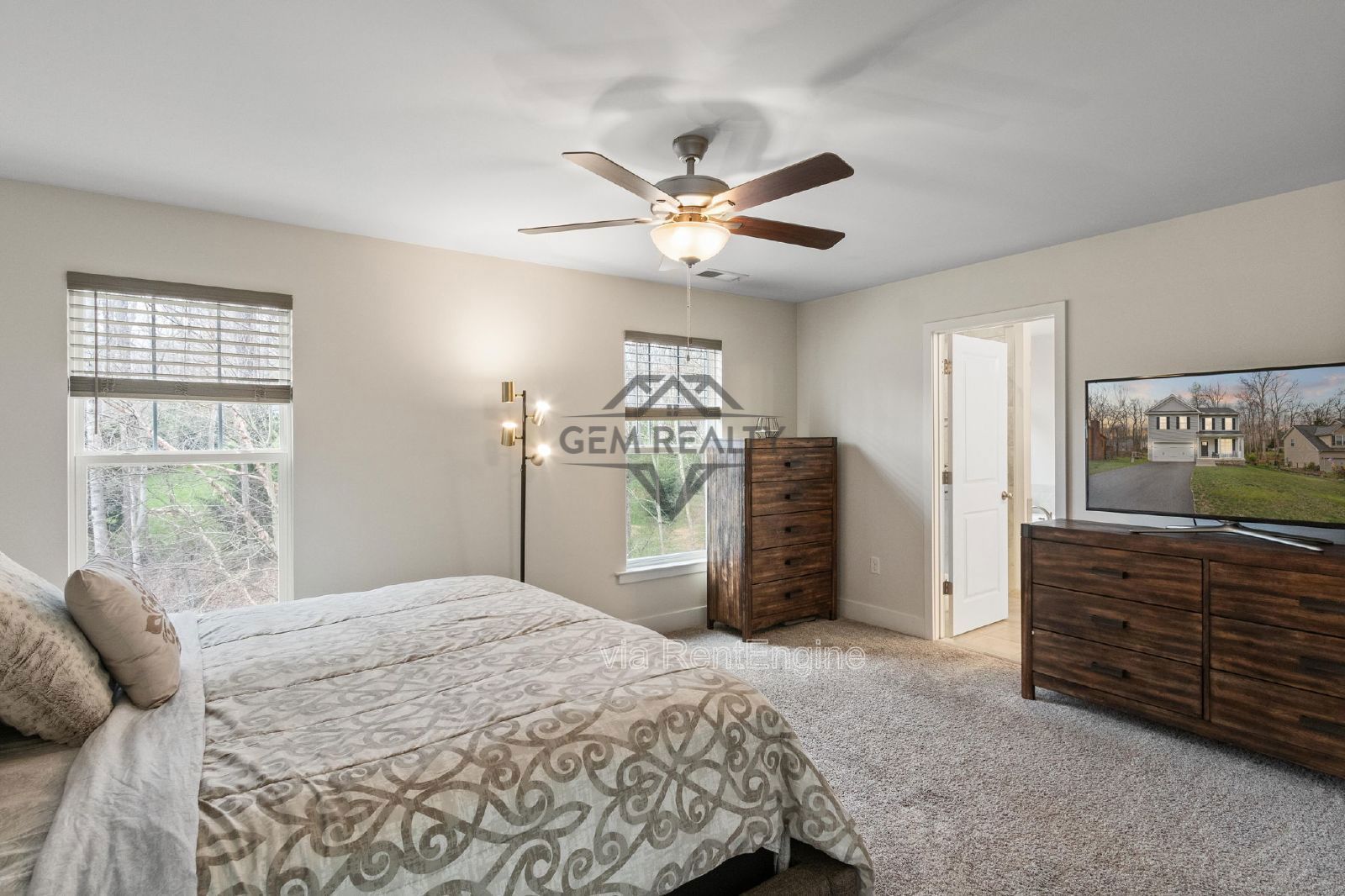 Beautiful LIKE-NEW 4 bed/2.5 bath Home in Lake of the Woods Community Close enough to walk to Private Beach and Pool Access property image