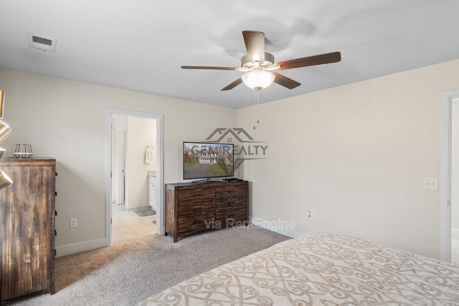 Beautiful LIKE-NEW 4 bed/2.5 bath Home in Lake of the Woods Community Close enough to walk to Private Beach and Pool Access property image