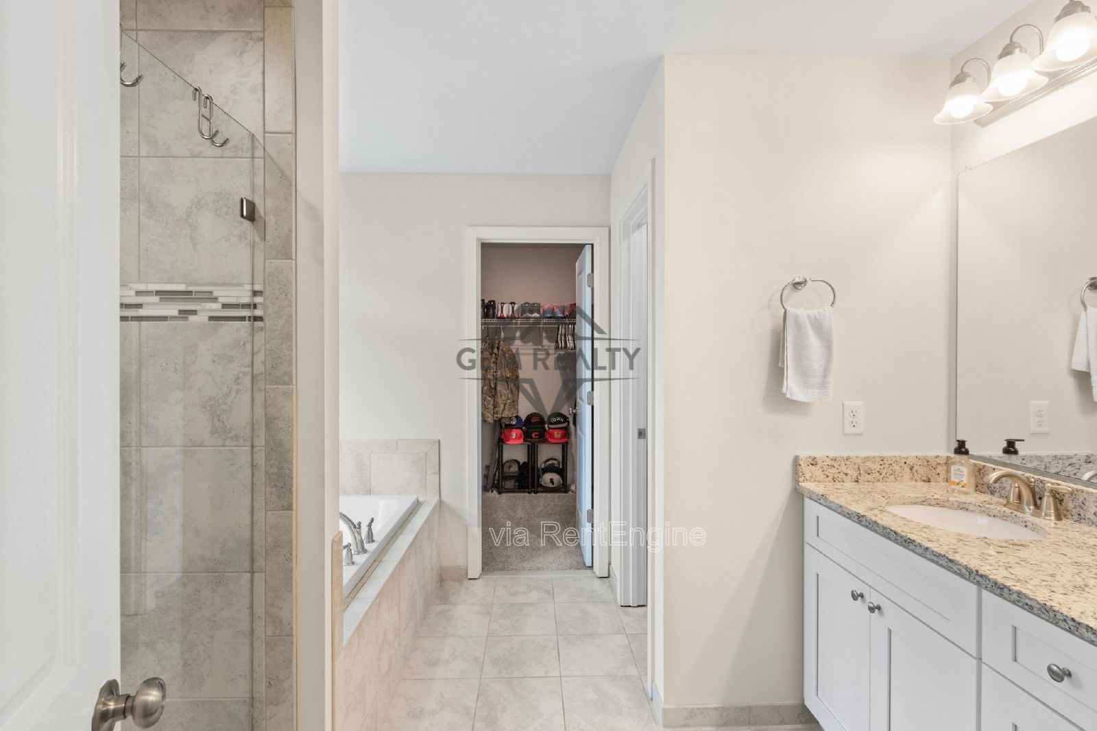 Beautiful LIKE-NEW 4 bed/2.5 bath Home in Lake of the Woods Community Close enough to walk to Private Beach and Pool Access property image