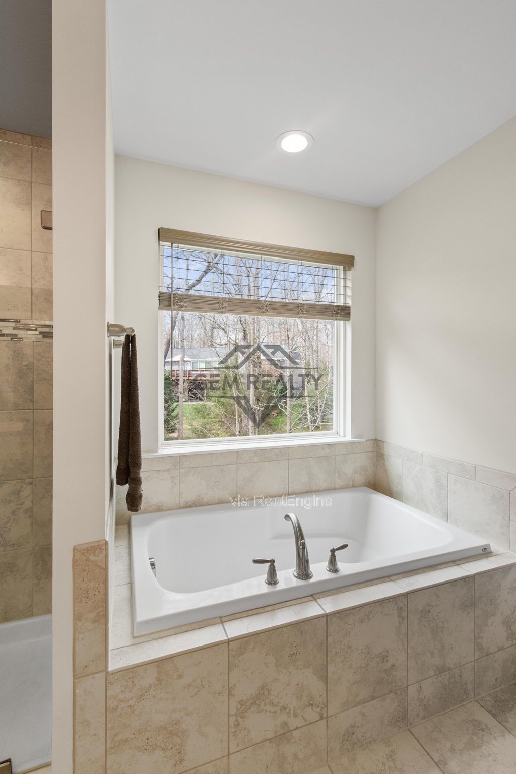 Beautiful LIKE-NEW 4 bed/2.5 bath Home in Lake of the Woods Community Close enough to walk to Private Beach and Pool Access property image