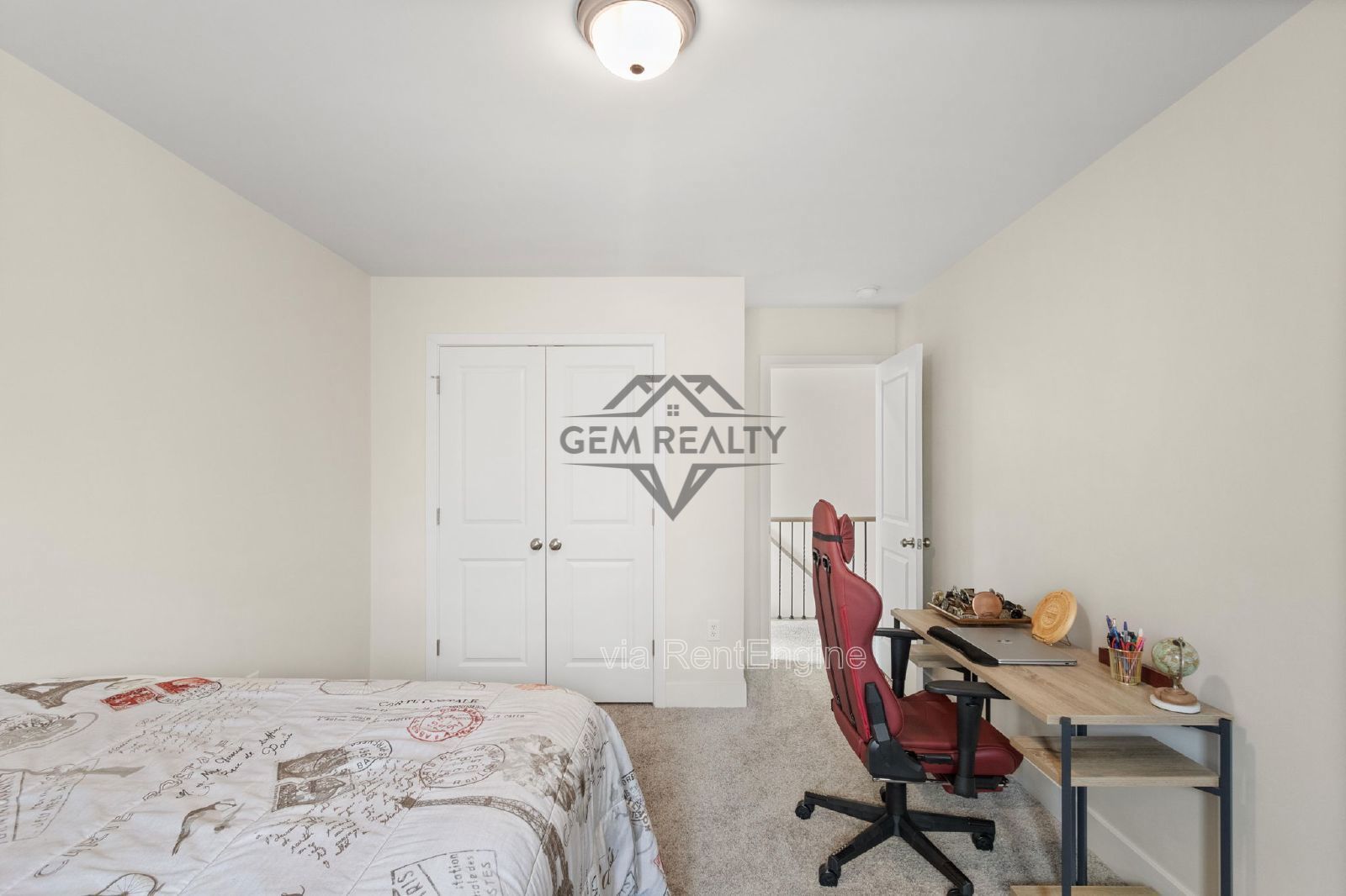 Beautiful LIKE-NEW 4 bed/2.5 bath Home in Lake of the Woods Community Close enough to walk to Private Beach and Pool Access property image