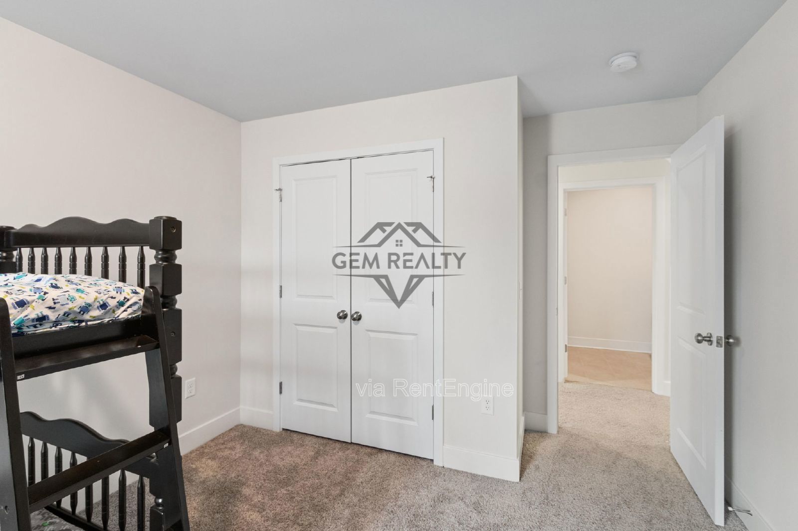 Beautiful LIKE-NEW 4 bed/2.5 bath Home in Lake of the Woods Community Close enough to walk to Private Beach and Pool Access property image