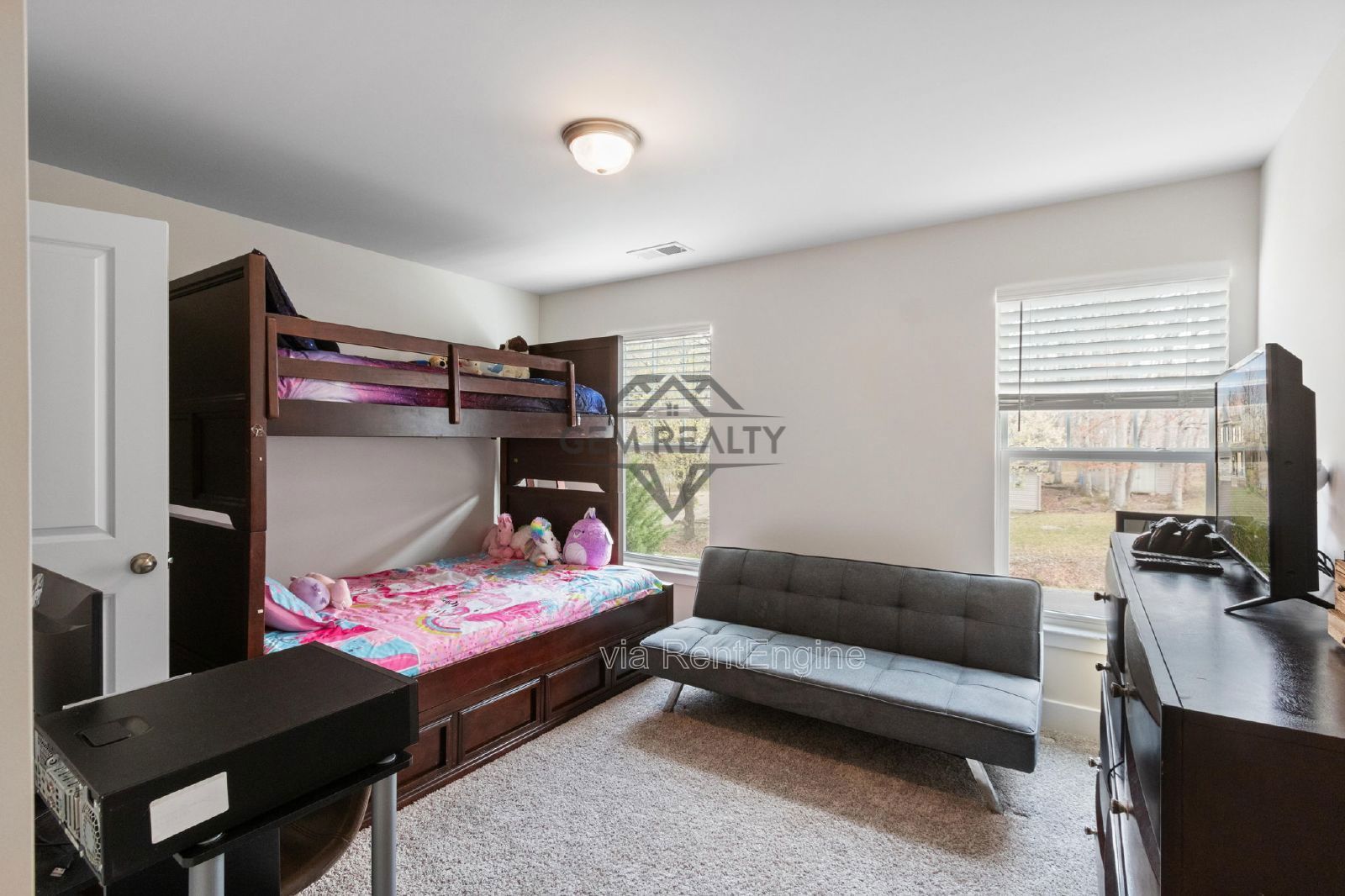 Beautiful LIKE-NEW 4 bed/2.5 bath Home in Lake of the Woods Community Close enough to walk to Private Beach and Pool Access property image