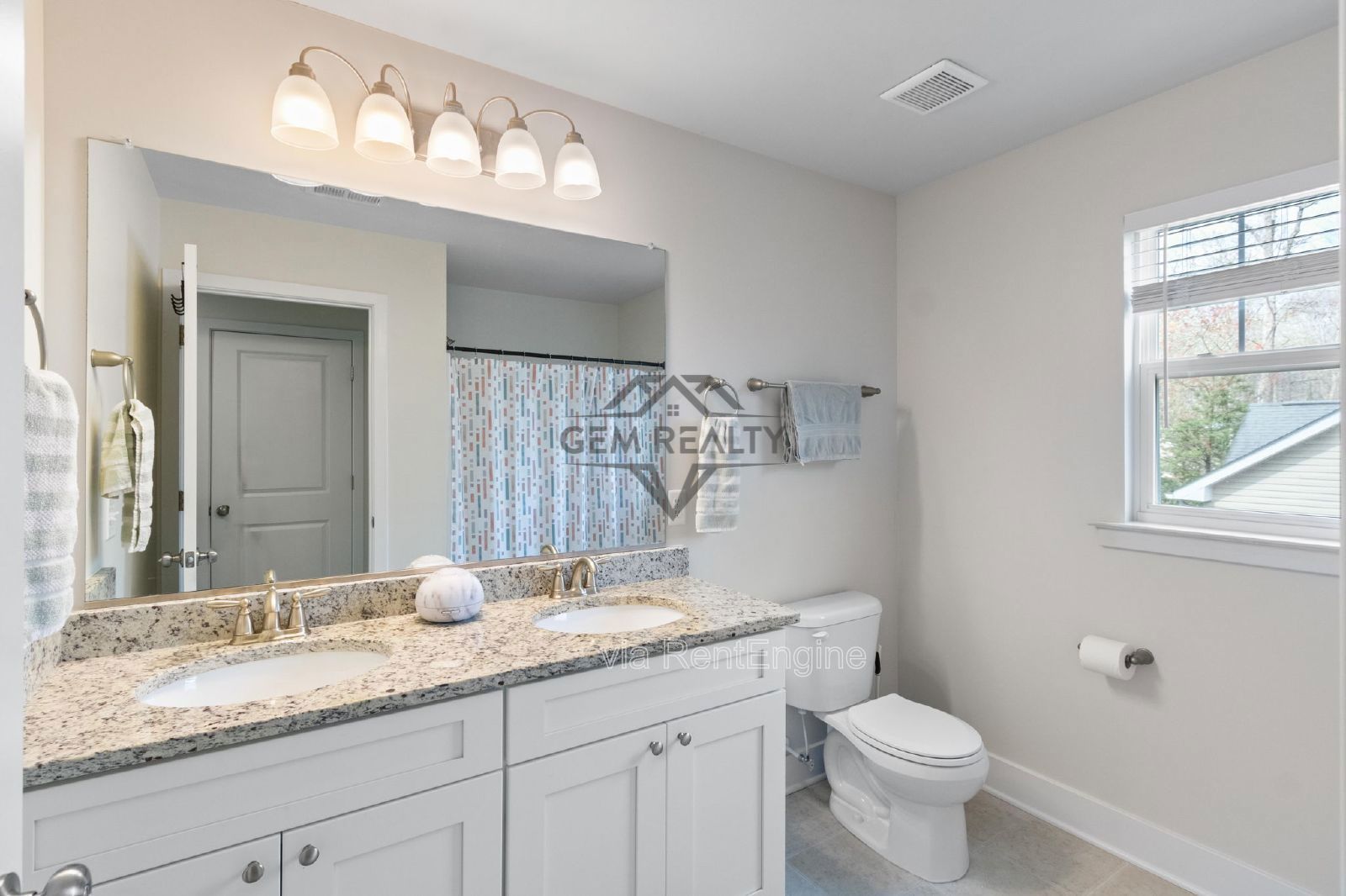 Beautiful LIKE-NEW 4 bed/2.5 bath Home in Lake of the Woods Community Close enough to walk to Private Beach and Pool Access property image