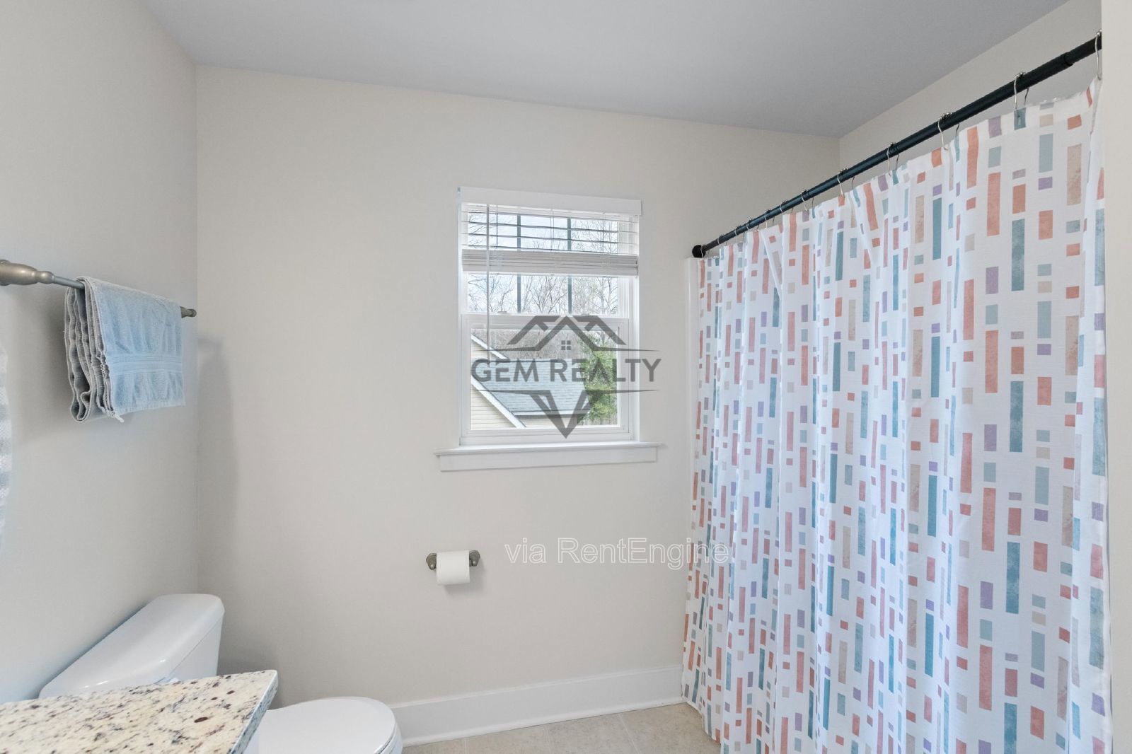 Beautiful LIKE-NEW 4 bed/2.5 bath Home in Lake of the Woods Community Close enough to walk to Private Beach and Pool Access property image