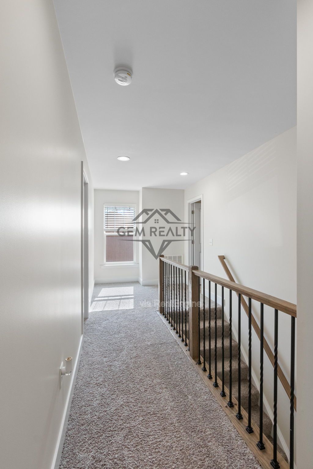 Beautiful LIKE-NEW 4 bed/2.5 bath Home in Lake of the Woods Community Close enough to walk to Private Beach and Pool Access property image