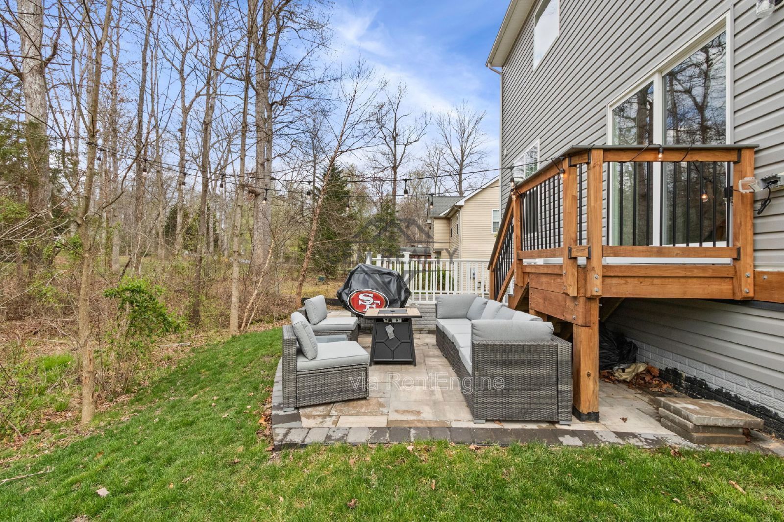 Beautiful LIKE-NEW 4 bed/2.5 bath Home in Lake of the Woods Community Close enough to walk to Private Beach and Pool Access property image