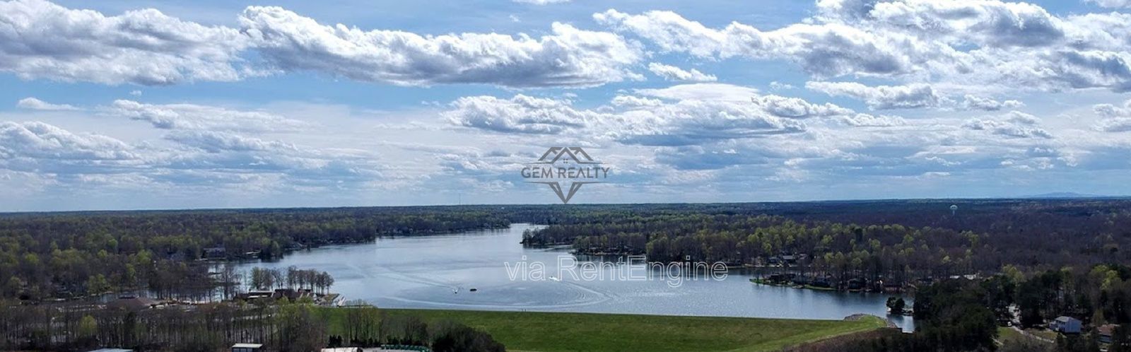 Beautiful LIKE-NEW 4 bed/2.5 bath Home in Lake of the Woods Community Close enough to walk to Private Beach and Pool Access property image