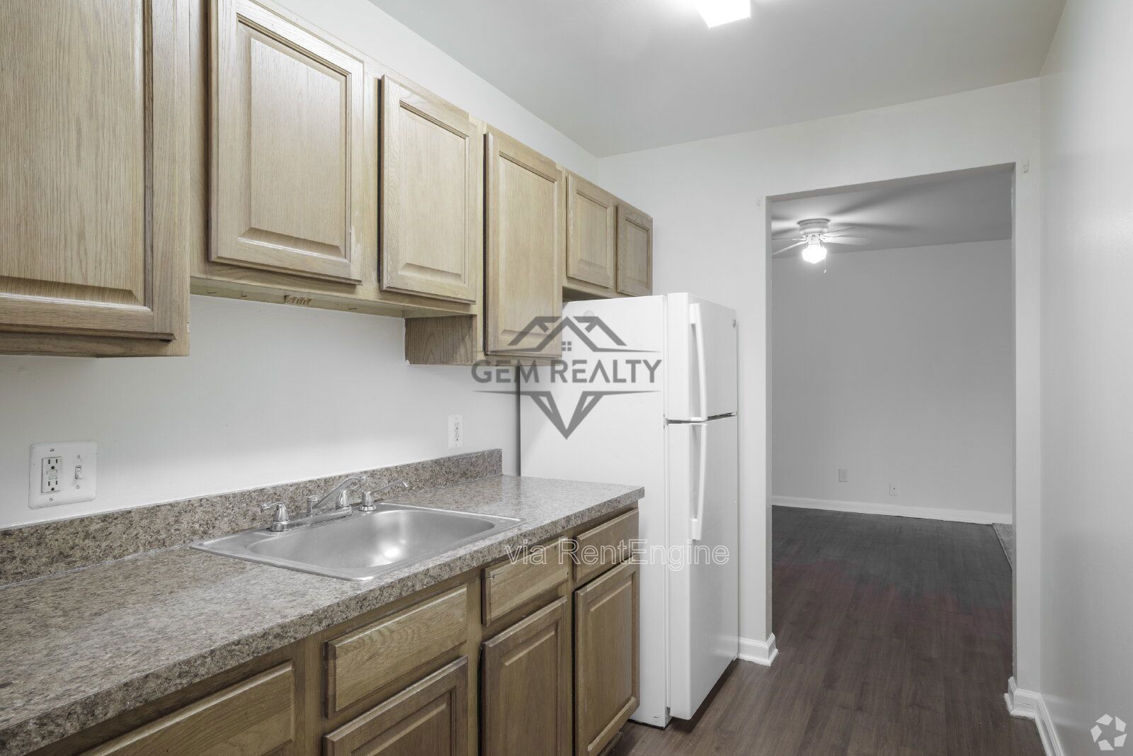 2 Bedroom Apartment in Convenient Woodbridge Location – Friendship Place Apartments property image