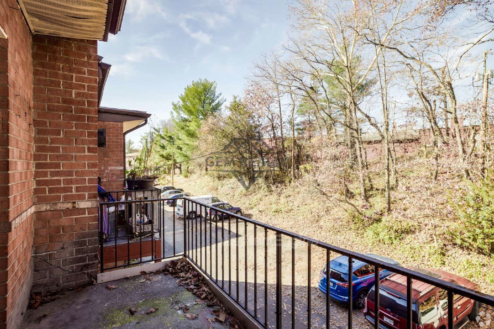 2 Bedroom Apartment in Convenient Woodbridge Location – Friendship Place Apartments property image