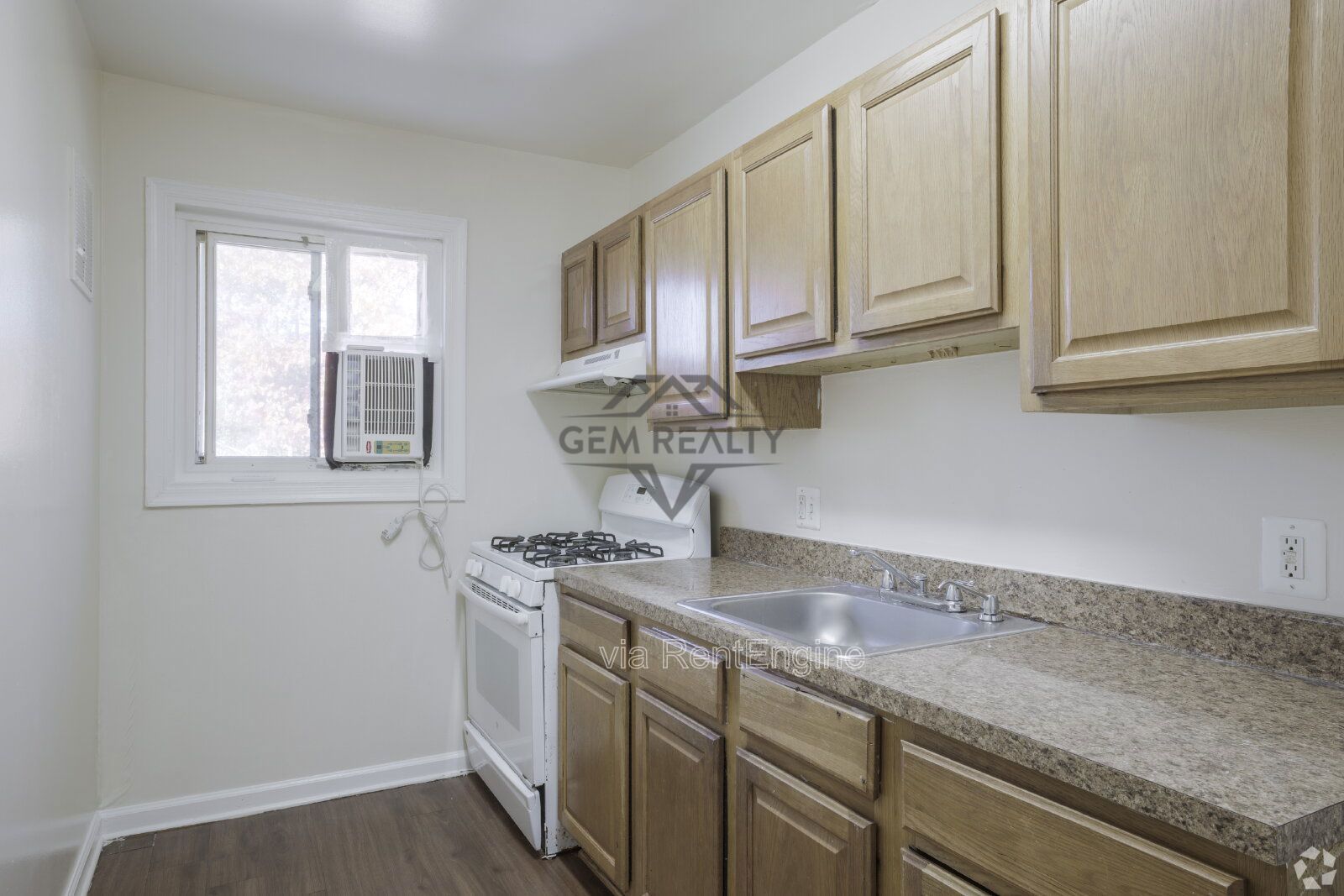 2 Bedroom Apartment in Convenient Woodbridge Location – Friendship Place Apartments property image