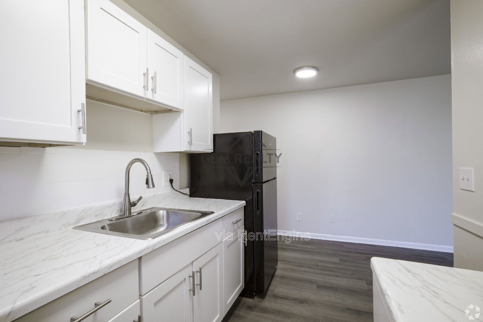 1 Bedroom Apartment in Convenient Woodbridge Location – Friendship Place Apartments property image