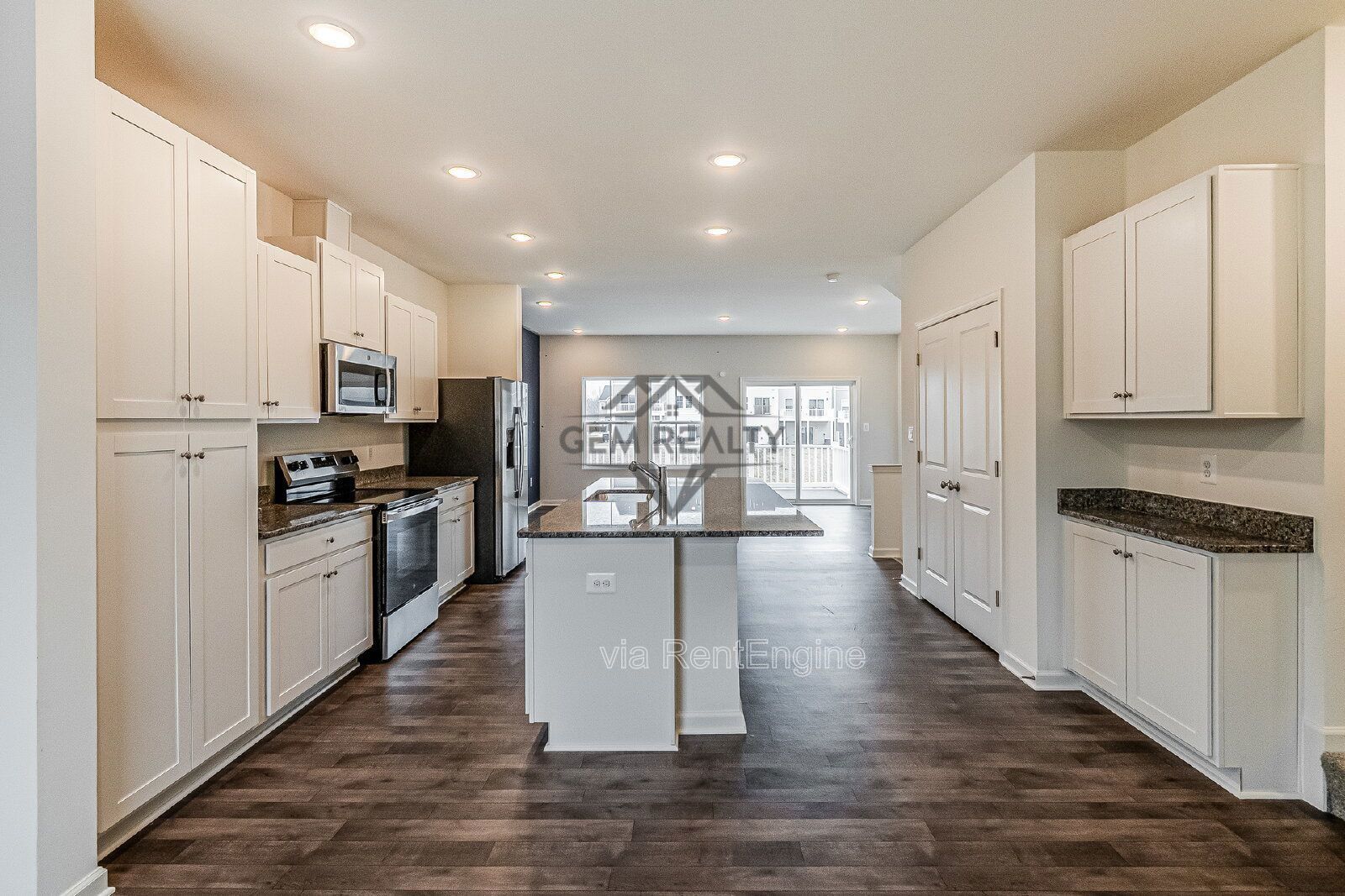 **MOVE-IN SPECIAL** $250 off the first months rent

Beautiful townhouse at Aspire at Wilderness Shores property image